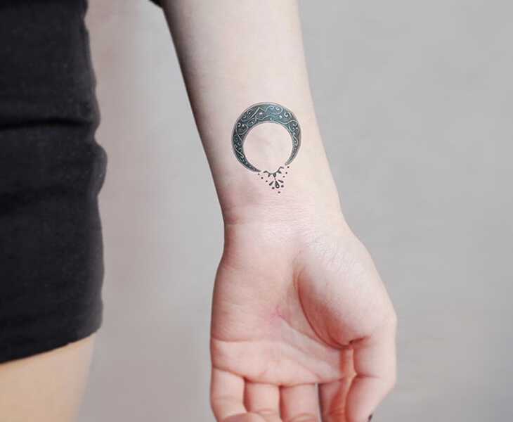 фото татуировки с лунницей